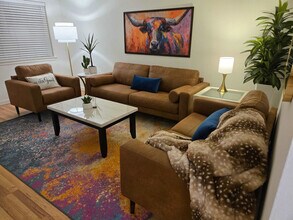 Building Photo - 2207 Parker Ave