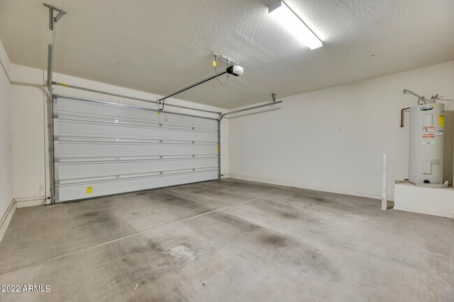 Building Photo - 4625 E Beck Ln