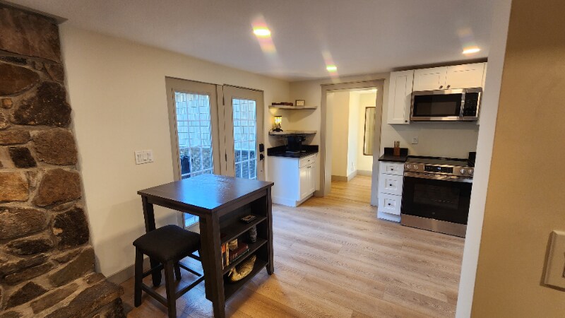 Building Photo - 1704 S Forest Dr