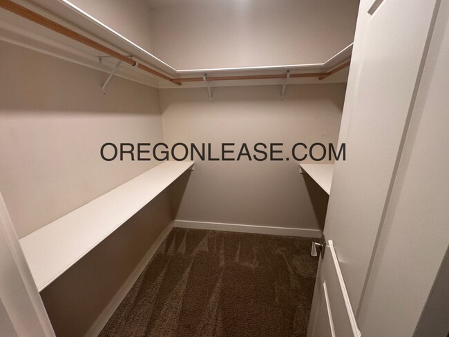 Building Photo - 3 Bedrooms | 2 Bathrooms | 1,800 Sq. Ft. |...