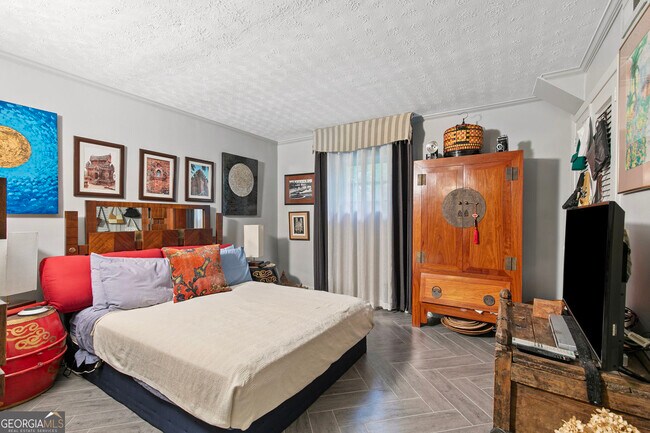 Building Photo - 1232 Bernadette Ln NE