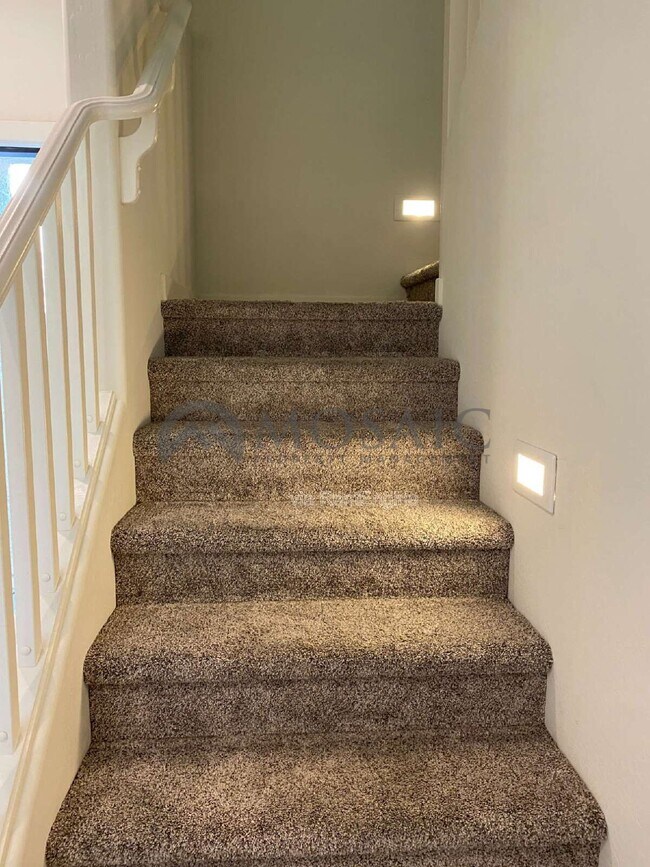 Building Photo - 4058 E Erie St