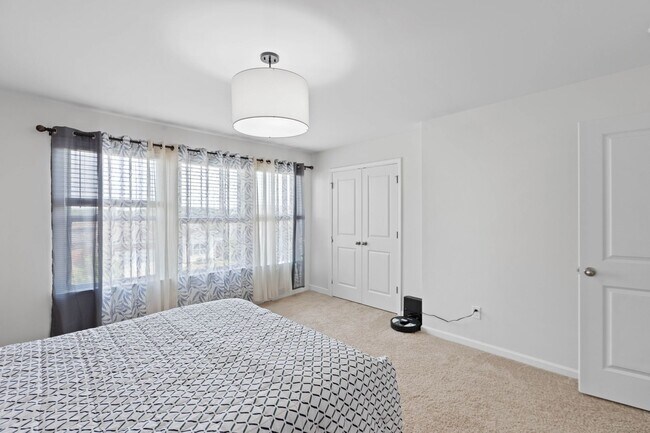 Building Photo - 833 Colmore Trl
