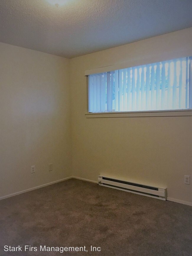 Building Photo - 15850 NE Glisan St