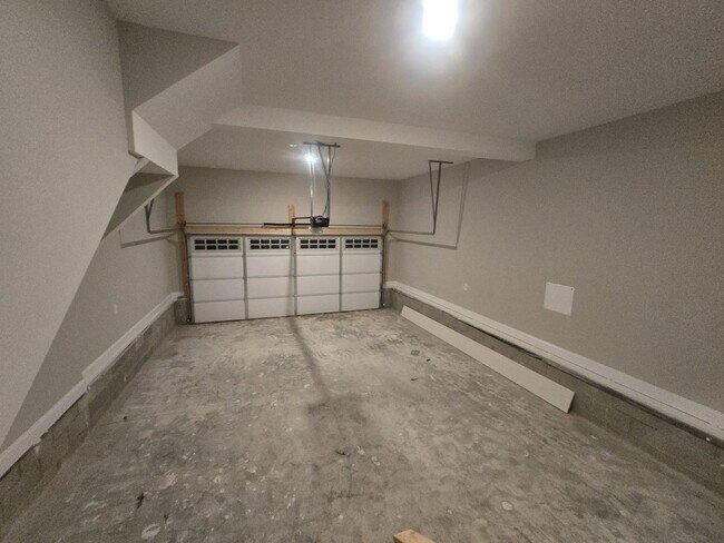 Building Photo - 1 Month Free Rent! Jasper New Construction...