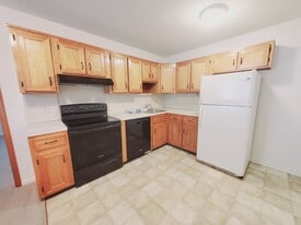Building Photo - 55 Glenbrook Rd
