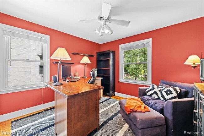 Building Photo - 758 Chester St