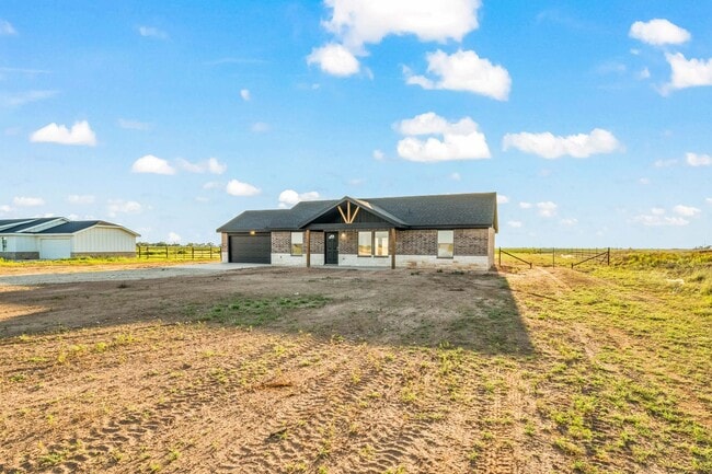 Building Photo - Country Living In Roosevelt ISD!