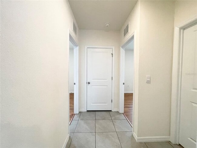 Building Photo - 35759 Sunflower Hl Dr