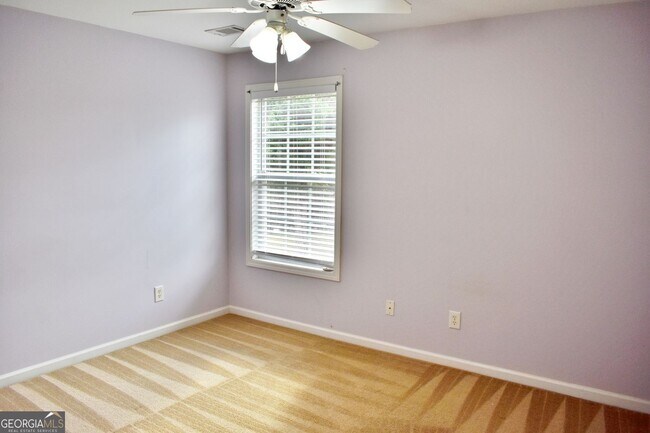 Building Photo - 2015 Lisa Springs Dr SW