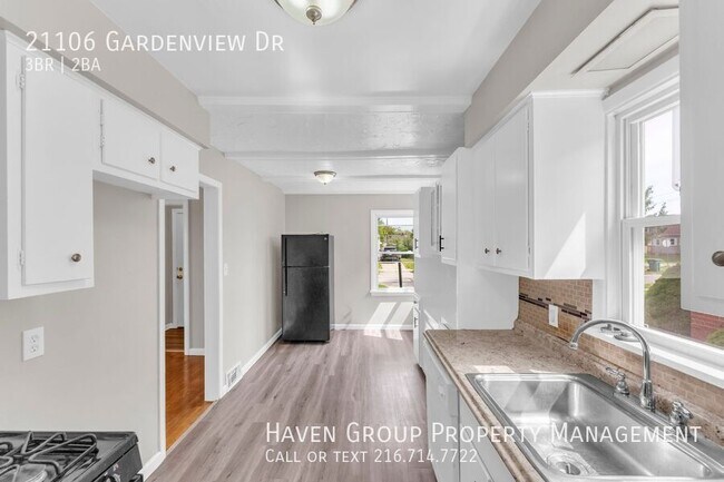 Building Photo - 21106 Gardenview Dr