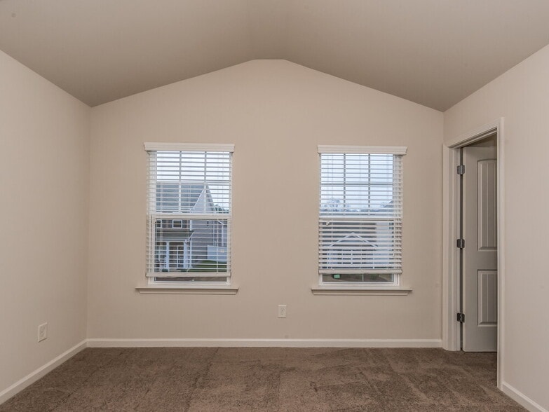 Building Photo - 98 High Point Way