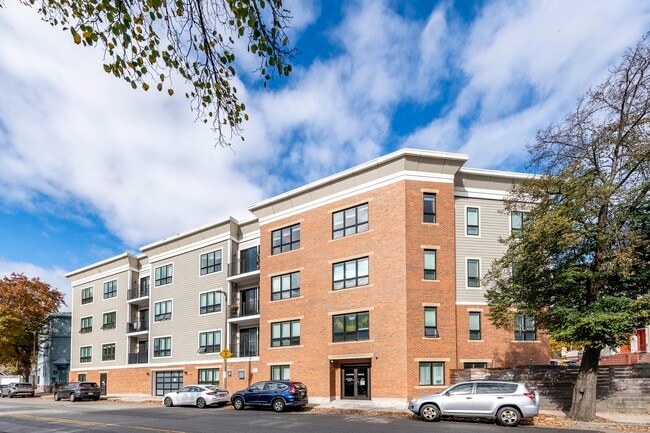 Building Photo - 33 Ward Street