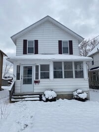 Building Photo - 133 Smithsonian St
