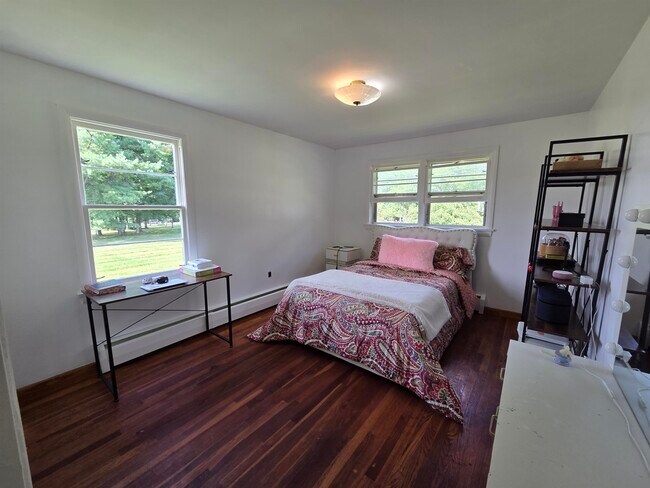 Building Photo - 276 Shaker Hill Rd