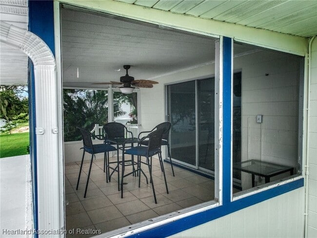 Building Photo - 403 Lake Lotela Dr