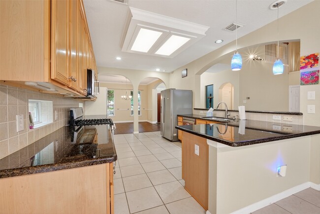 Building Photo - 2203 Lakewind Ln