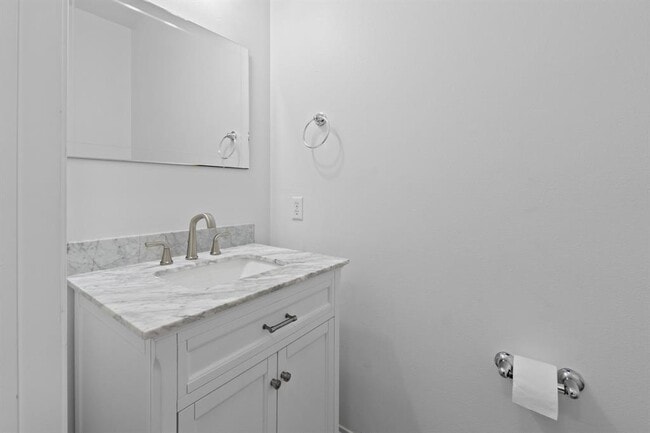 Building Photo - 5512 William Holland Ave