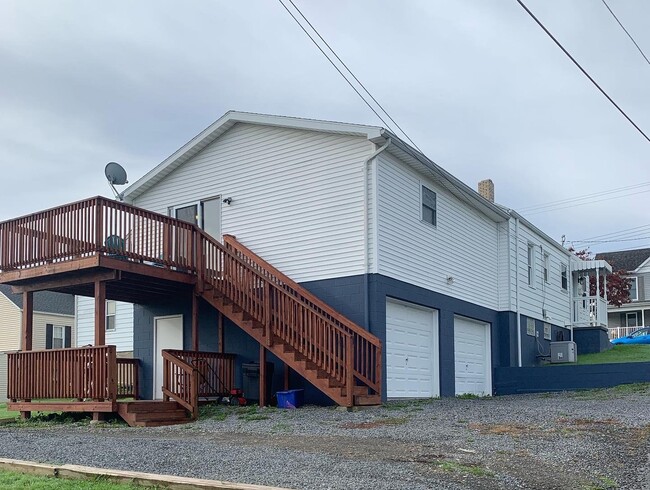 Primary Photo - 211 Marion St