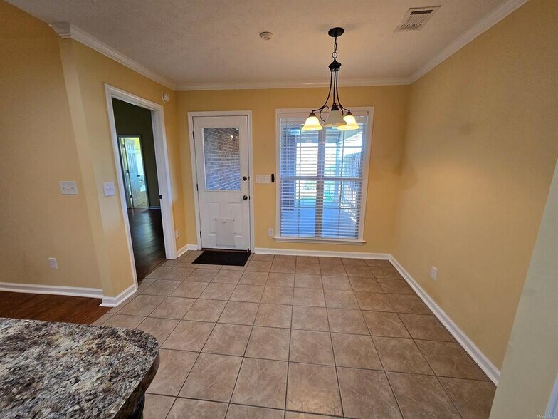 Building Photo - 8701 Will Newton Dr