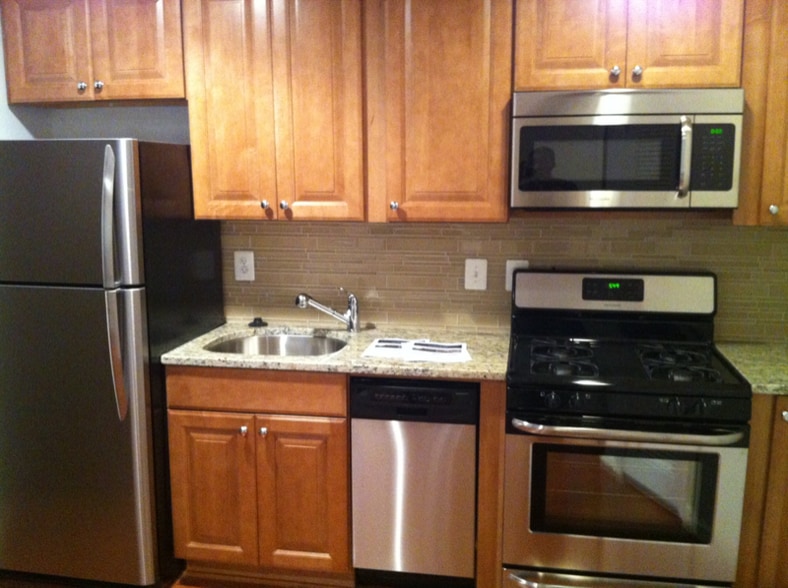 Primary Photo - 1629 L St NE