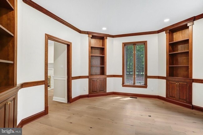 Building Photo - 11109 Elmview Pl