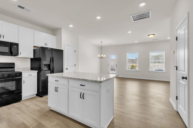 Building Photo - New Construction 3BR/2.5BA Townhome with Loft in Downtown Travelers Rest