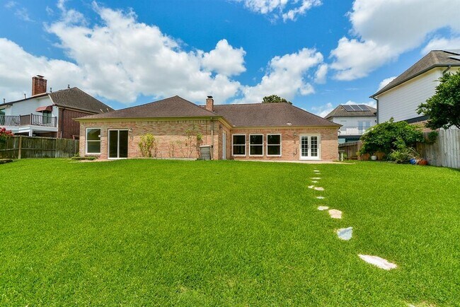 Building Photo - 1231 Creekford Cir
