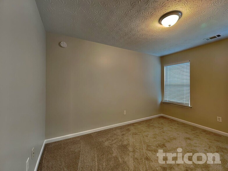 Building Photo - 3869 Alderwoods Dr