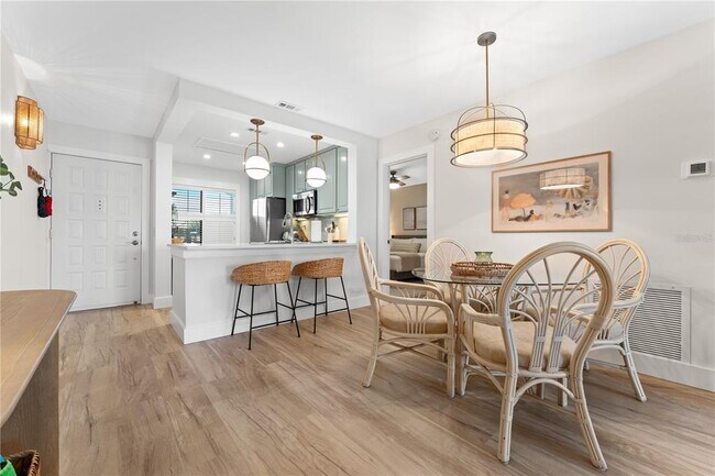 Building Photo - 6287 Bahia Del Mar Cir N