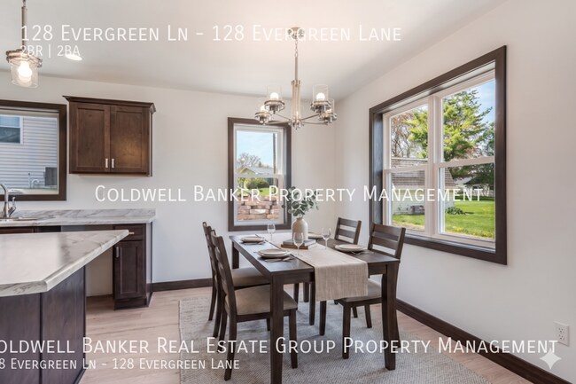 Building Photo - 128 Evergreen Ln