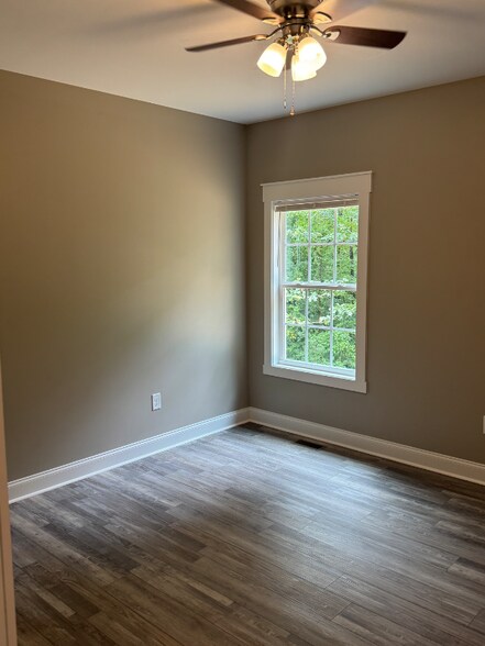 Building Photo - 158 Drake Rd