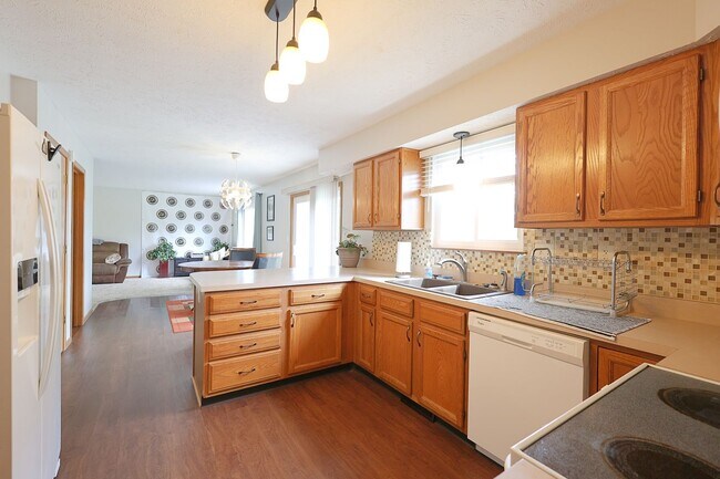 Building Photo - 3139 Bowfield Way