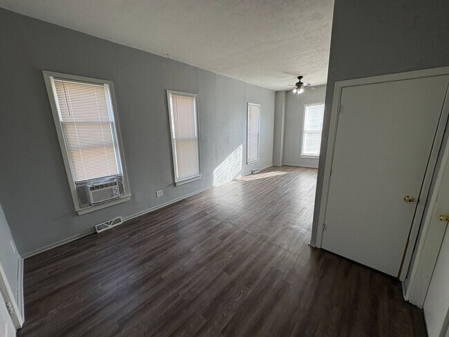 Building Photo - Lovely & Spacious 4-Bedroom Single-Family Home with Open Backyard