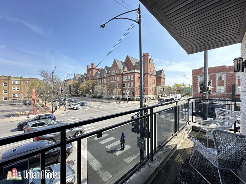 Building Photo - 1607 W Irving Park Rd