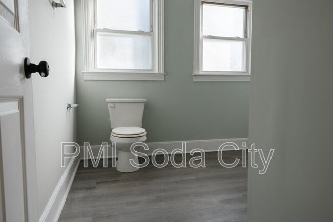 Building Photo - 5313 Randall Ave