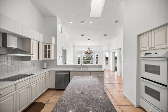 Building Photo - 482 W Fenway Dr