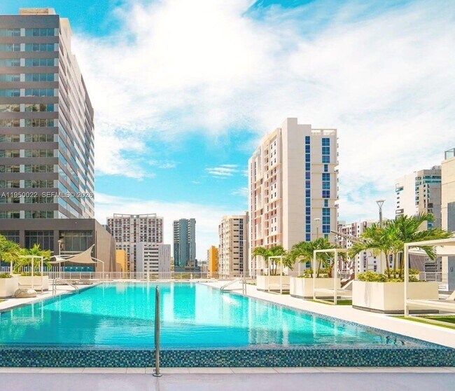 Building Photo - 690 SW 1st Ct