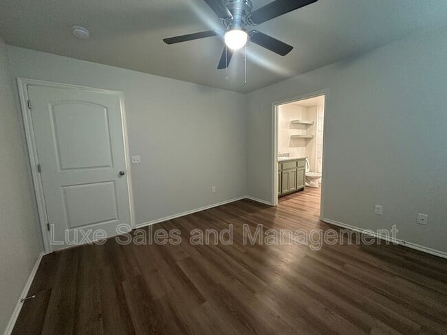 Building Photo - 10814 NW 119th St
