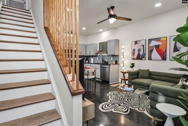 Building Photo - 816 Shull St