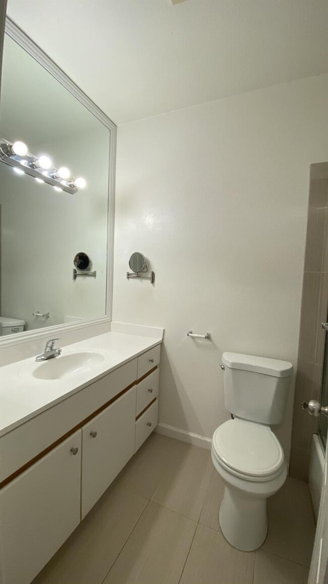 Building Photo - 3 bedroom in San Francisco CA 94118