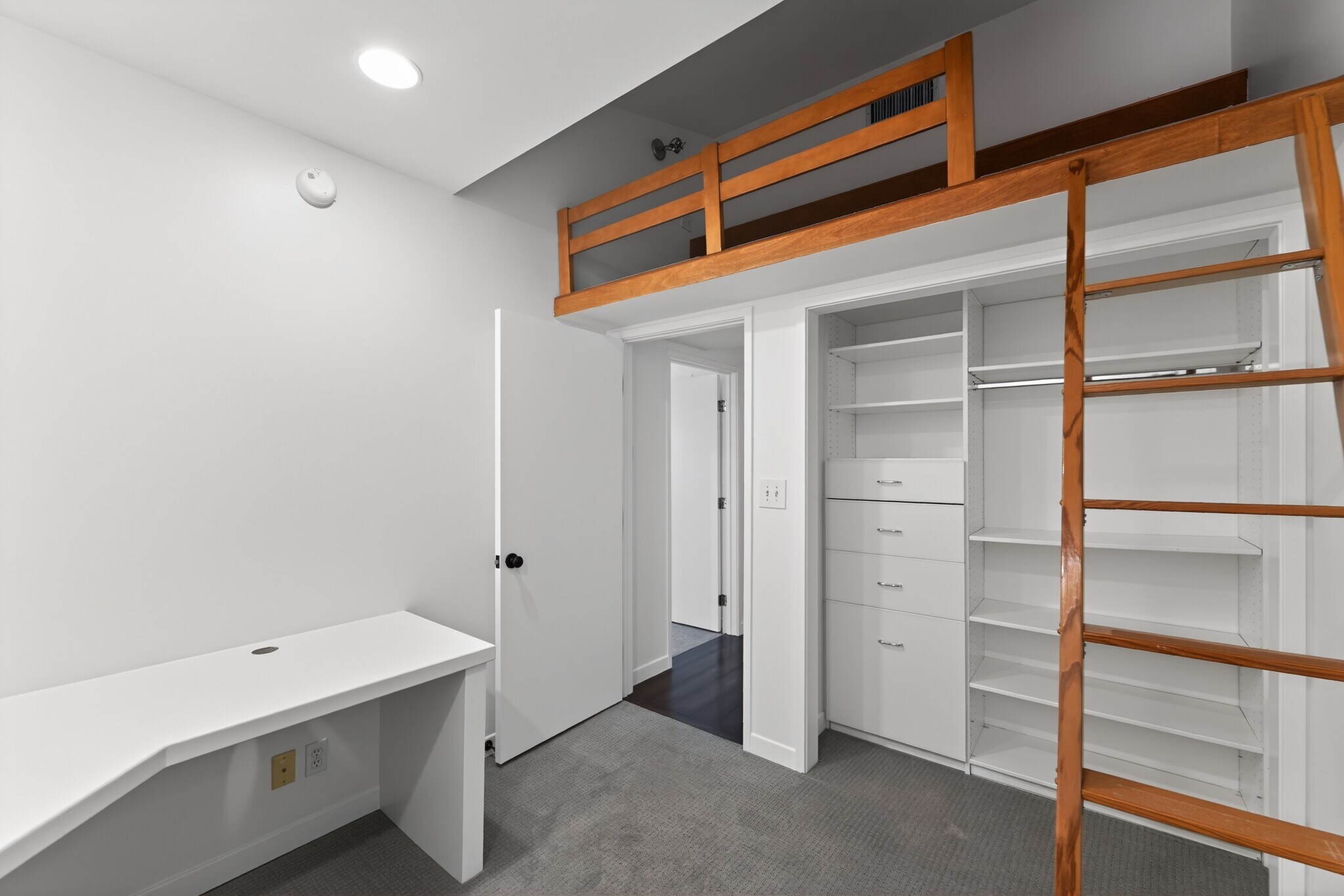 Building Photo - 13047 Dickens St
