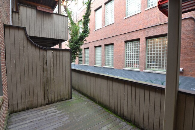 Building Photo - 67 St Germain St