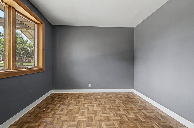 Building Photo - "Charming 3-Bed Townhouse in Denver's Heart – Spacious 1350 Sq Ft Living!"