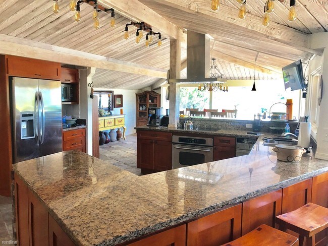 Building Photo - 114 Story Rd