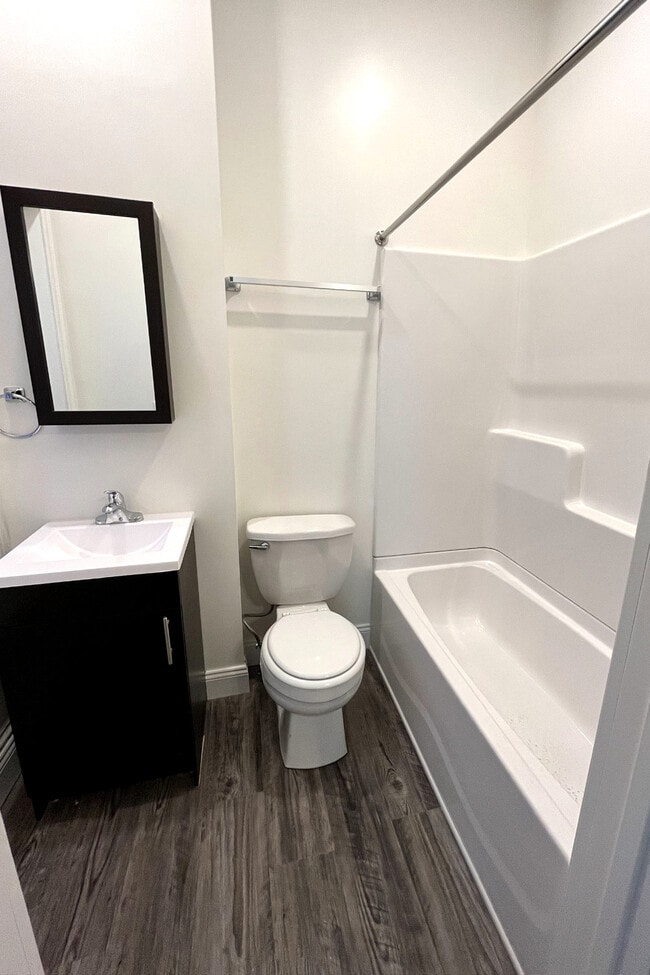 Building Photo - 116 N Queen St