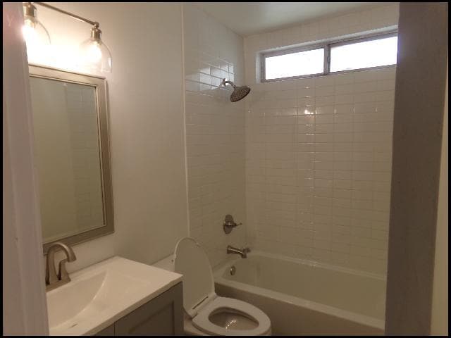 Building Photo - 4932 Longview Dr