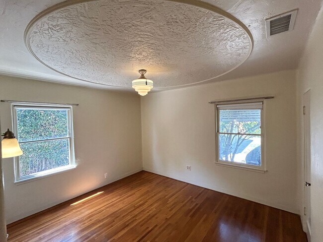 Building Photo - Truly Adorable Tudor Style 2 Bed 1 Bath Home in Anaheim!