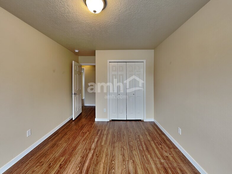 Building Photo - 11603 Shelburne St