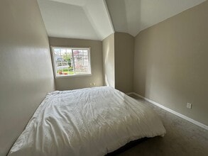 Building Photo - 13698 SW Hillshire Dr